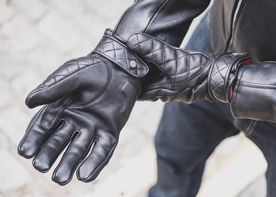 Leather motorcycle gloves