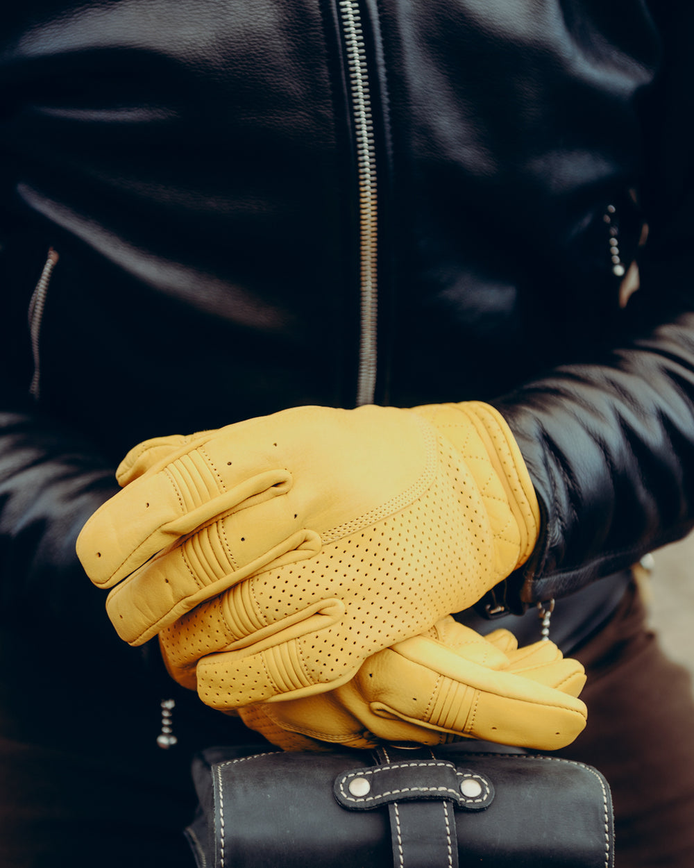 Short Cuff Bobber Gloves