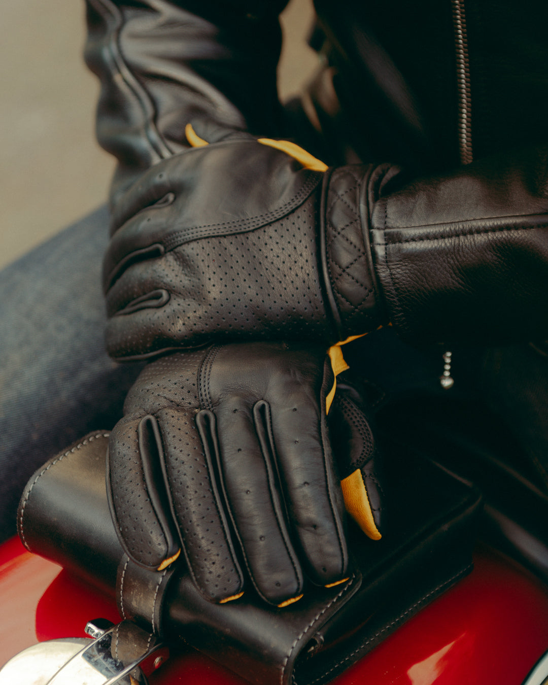 Short Bobber Gloves - Deerskin Palm